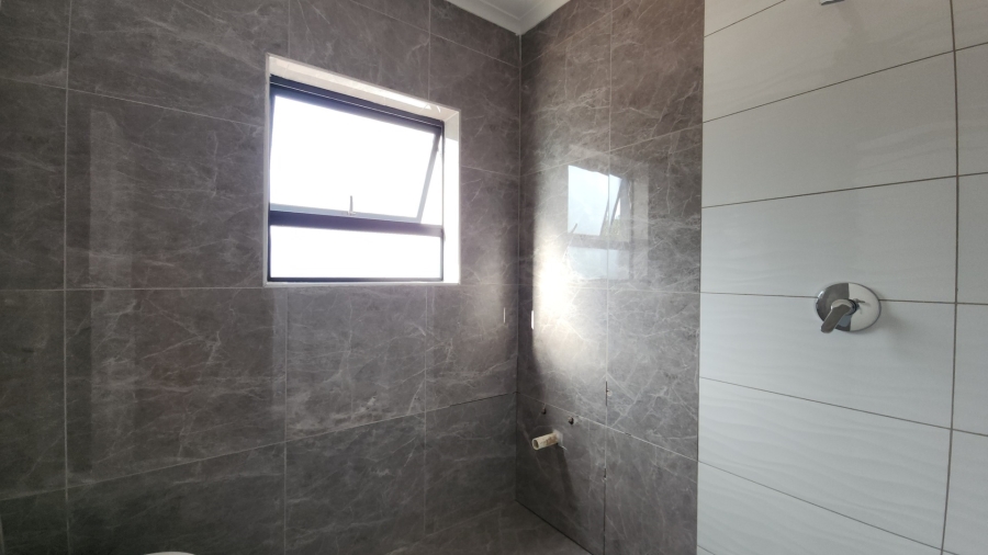 To Let 4 Bedroom Property for Rent in Melodie North West